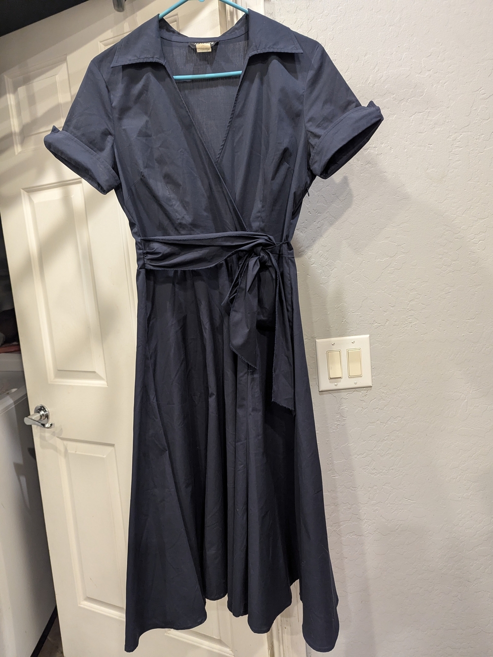 Vintage Modest Alyn Paige Navy Wrap Midi Dress with Short Sleeves Size 9/10